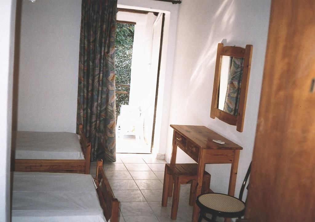 Dina'S Rooms Mesongí Zimmer foto